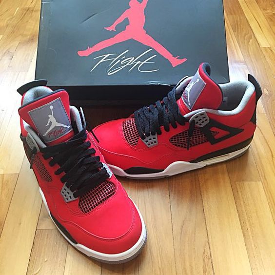 Air Jordan 4 "Toro Bravo"