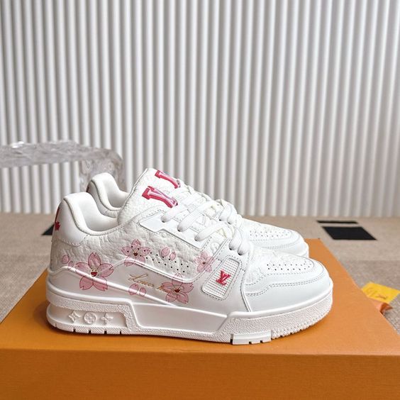 Louis Vuitton Trainer "Flor de Cerezo"