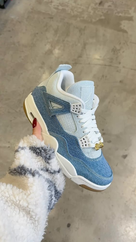 Air Jordan 4 "Worn Blue"