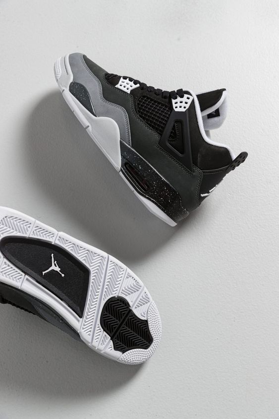 Air Jordan 4 "Fear"