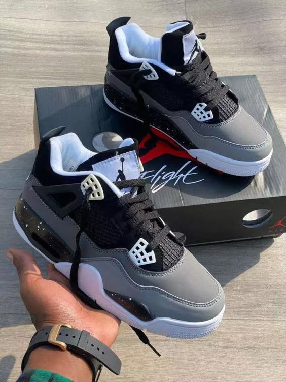 Air Jordan 4 "Fear"