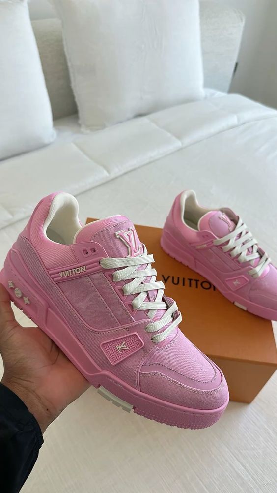 Louis Vuitton Trainer "Rosa"