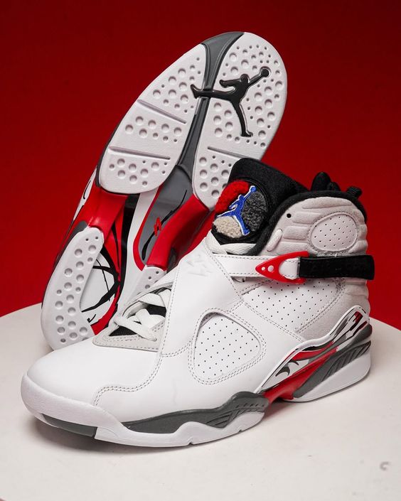 Air Jordan 8 Retro "Bugs Bunny"