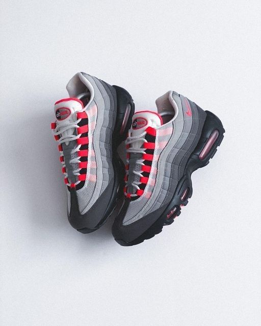 Undefeated x Nike Air Max 95 "Bright Crimson"