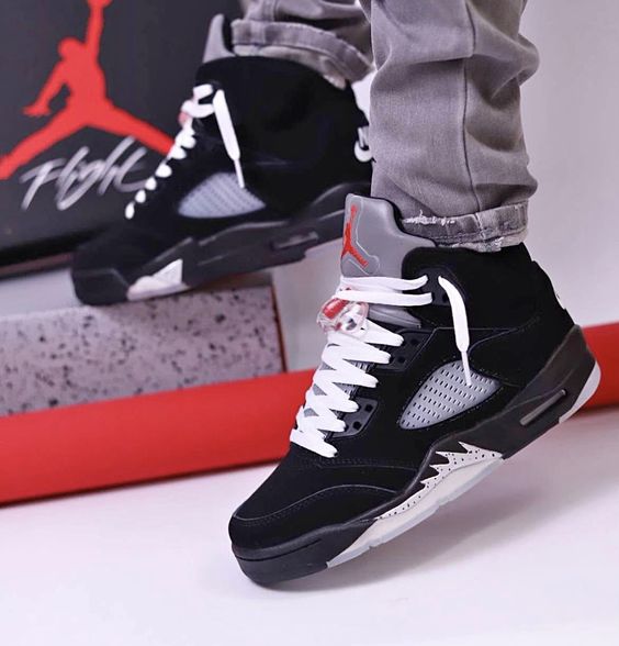 Air Jordan 5 Retro OG “Black Metallic Reimagined”