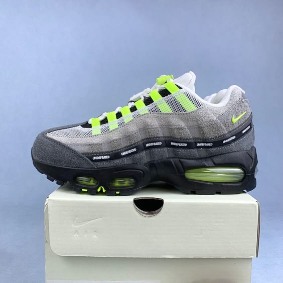 Nike Air Max 95 "Reverse Neon"