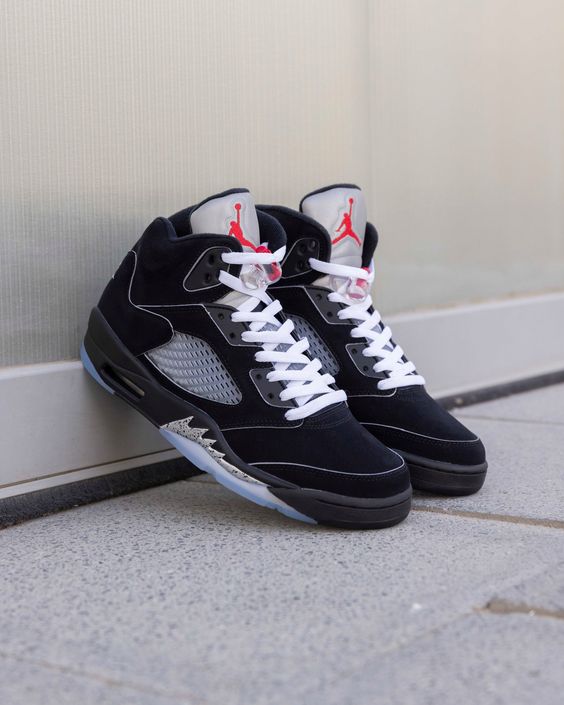 Air Jordan 5 Retro OG “Black Metallic Reimagined”