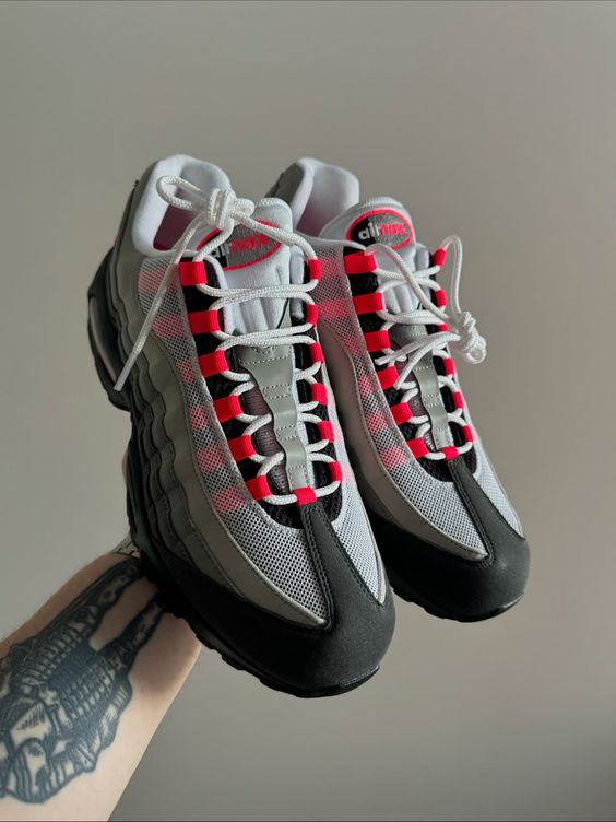 Undefeated x Nike Air Max 95 "Bright Crimson"