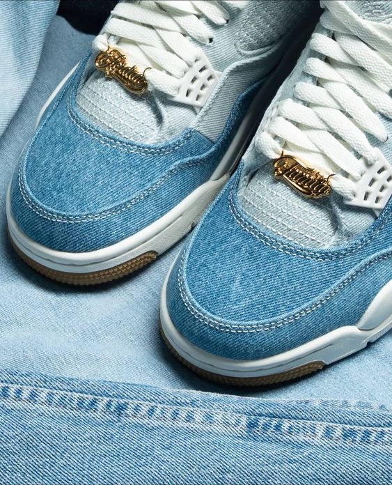 Air Jordan 4 "Worn Blue"