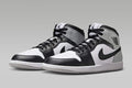Air Jordan 1 MID "Barons"