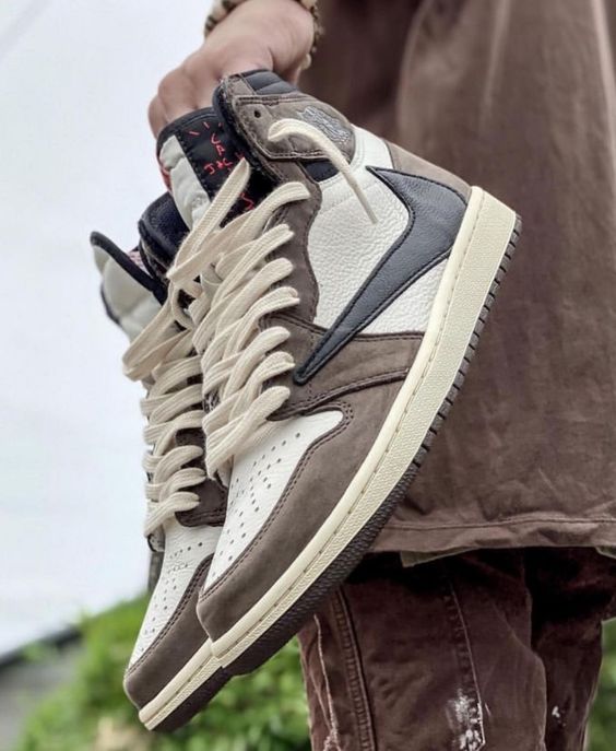 Travis Scott x Air Jordan 1 Retro High OG