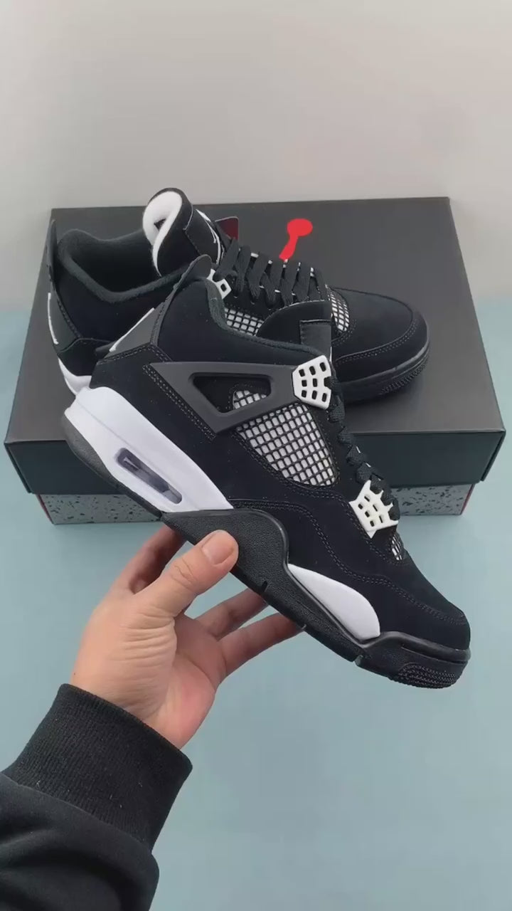 Air Jordan 4 "White Thunder"