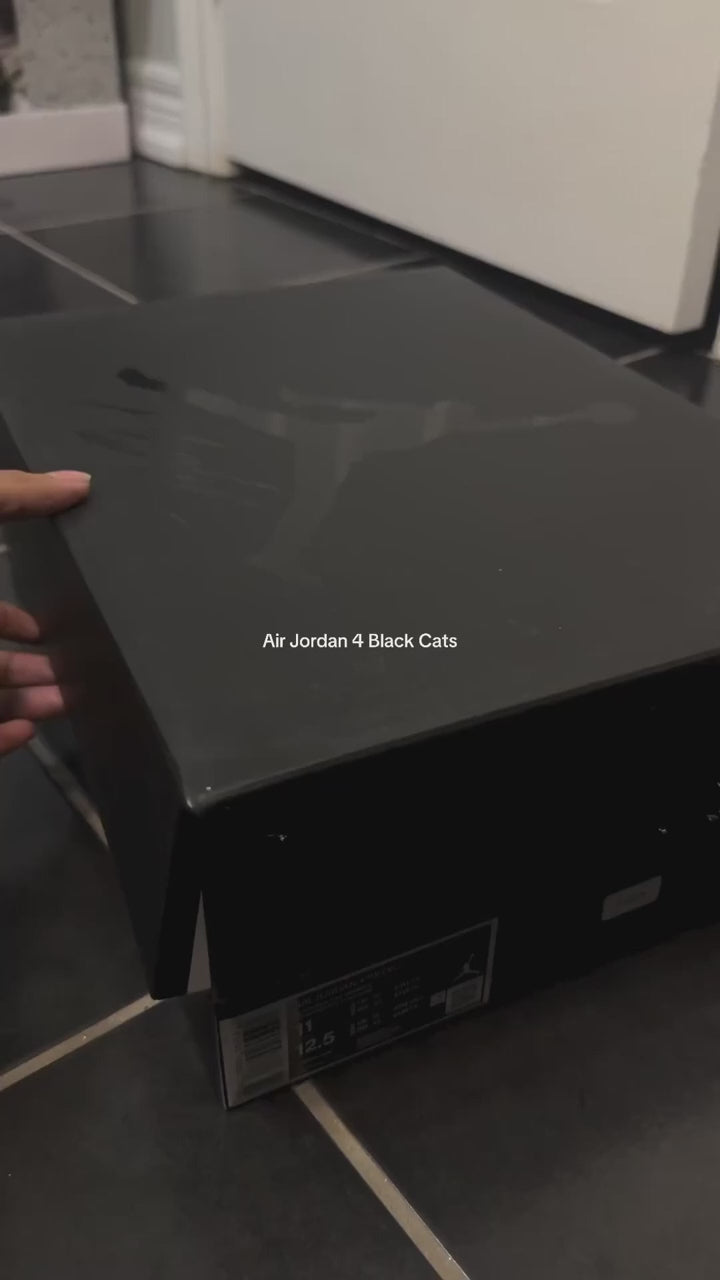 Air Jordan 4 Retro "Black Cat"